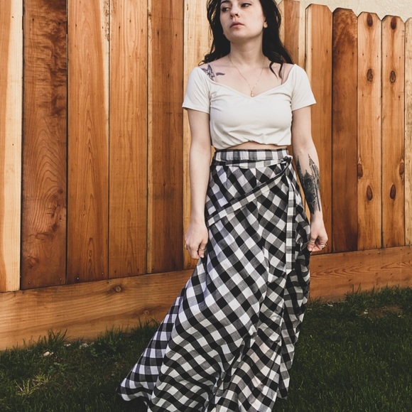 Vintage plaid skirt. - Picture 2 of 4